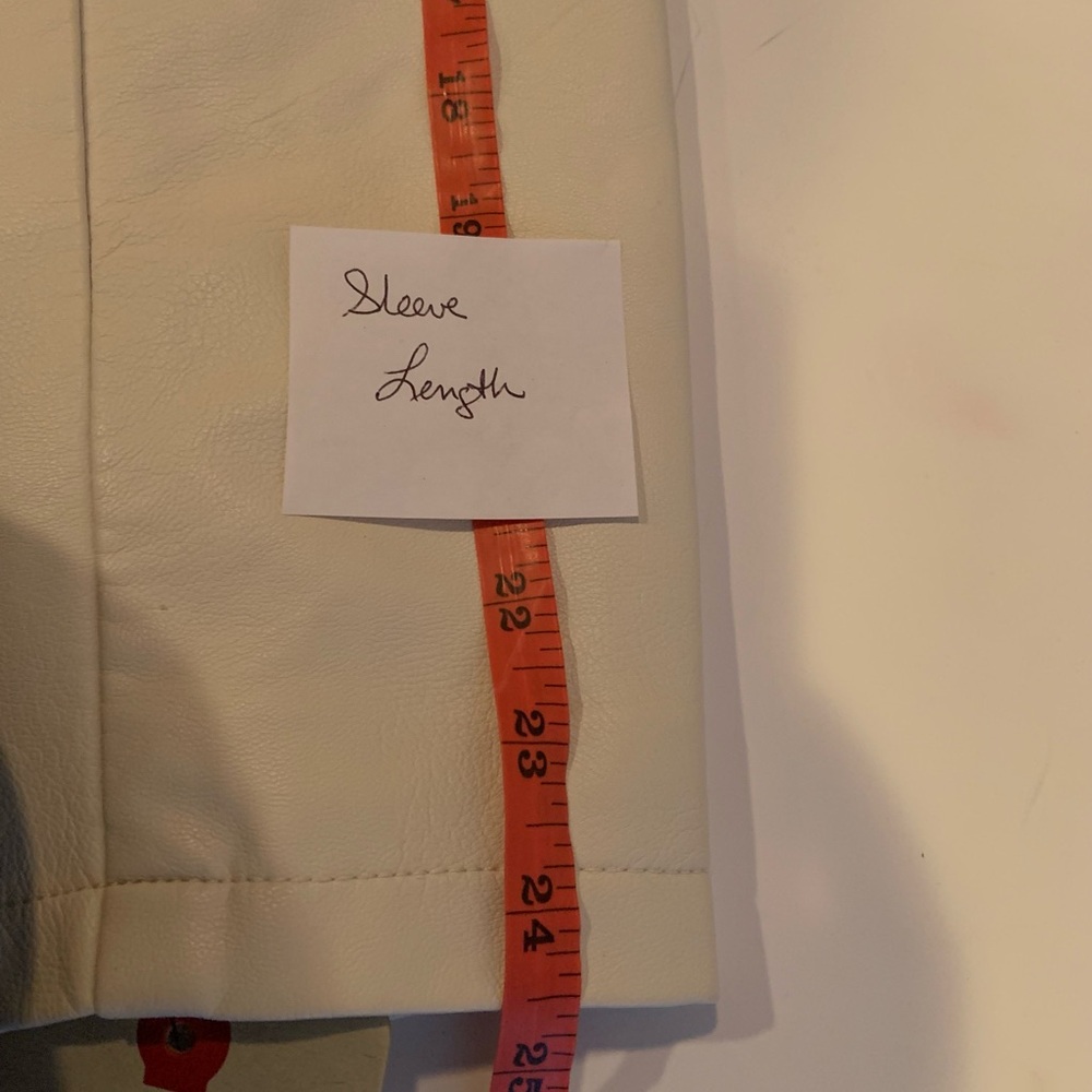 Levi's Women's Off White Faux Leather Biker Moto Crop Jacket Size Large NWT - Picture 16 of 16